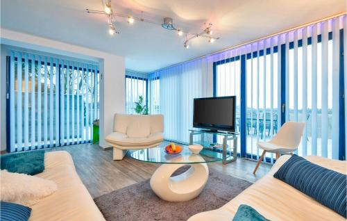 Stunning Home In Vrtlinovec With Sauna, Wifi And Outdoor Swimming Pool photo 2