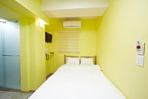Double Room image 1