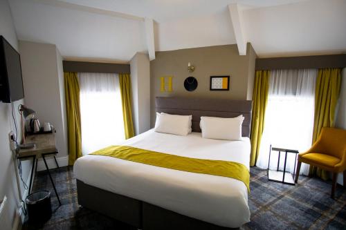 County Hotel in Haverfordwest City Center