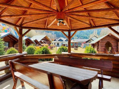 Complex Adora in Bicaz