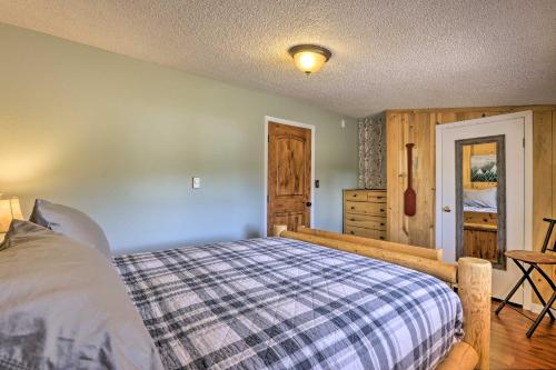 Grand Lake Escape with Fireplace Grill and Deck! - image 11