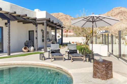 The Summit NEW Hilltop Estate with Sunset Views & Movie Theater in Palm Desert, USA