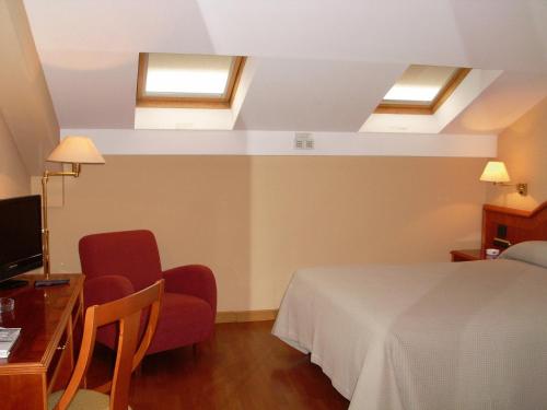 Hotel El Nogal - image 11