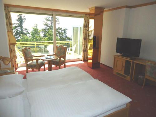2 twin beds