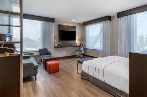 Vib Best Western Tempe - image 2