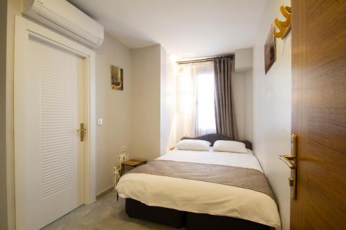 Turna Hotel Room Type - Budget Double Room