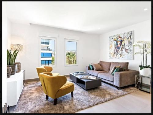 Puerto Banus luxury apartment located in harbor - Playa del Ancón