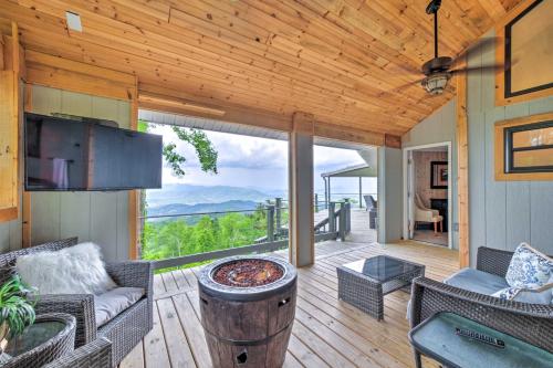 Mtn Treehouse with Fire Pit, Breathtaking Views