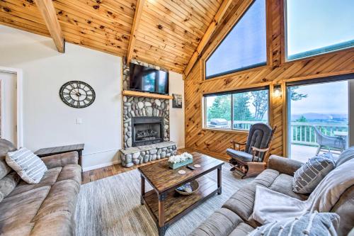 Huge Blairsville Cabin Game Room and Mtn View!