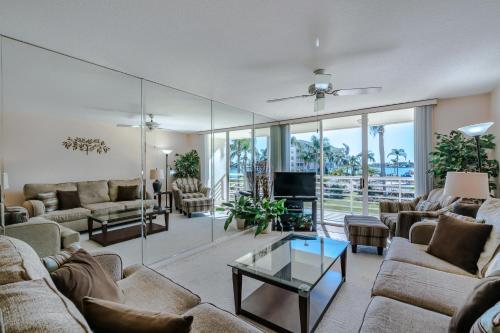 Bahia Vista 11-237 2 Bedroom Sleeps 4 Heated Pool Spa Bay View WiFi - image 6