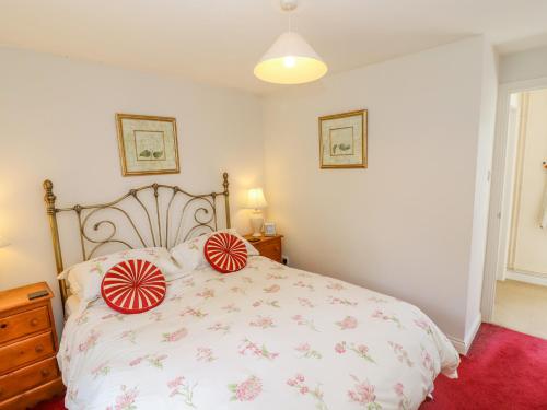 Pheasant Cottage BURFORD - image 13
