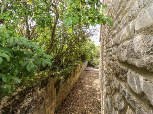 Pheasant Cottage BURFORD - image 11