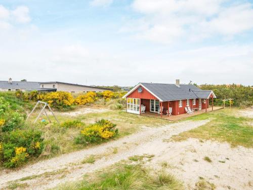 6 person holiday home in Hvide Sande