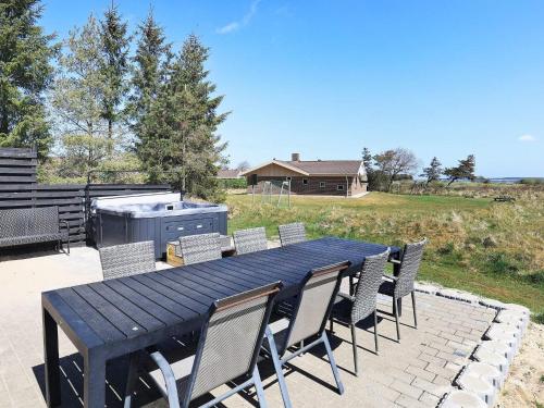 10 person holiday home in Bl vand