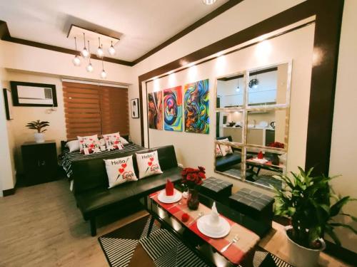 King Bed Deluxe- Cozy & Stylish Place in the Metro, Binangonan