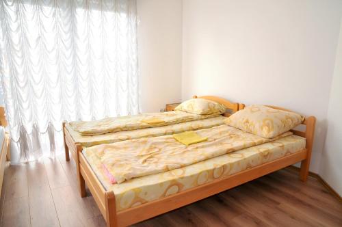 Hostel Room - image 4