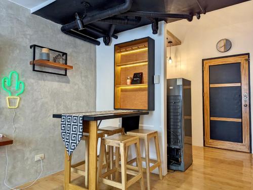 Cozy 1BR Loft for Visiting Families in Cainta Wifi