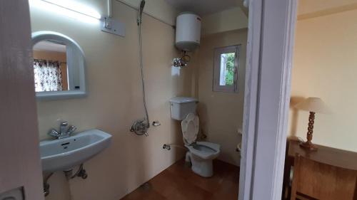 Studio Apartment image 10
