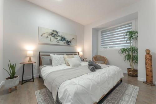 B&B Calgary - Chic Romantic3bed patio WIFI quiet retreat parking - Bed and Breakfast Calgary