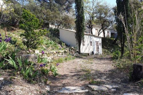 maisonnette provençale sous les chênes (maisonnette provencale sous les chenes) in Saint-Maurice-Sur-Eygues