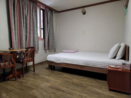 Daeho Motel Room Type - Standard Double Room