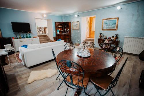 Pubi/sohvabaar, B&B parcodellatimpa chalet in Civita