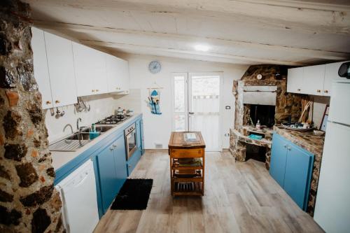 köök, B&B parcodellatimpa chalet in Civita