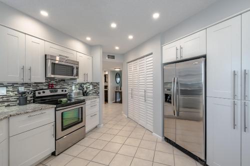 Vista Verde East 5-137 2 Bedroom Sleeps 6 Heated Pool Spa Ground Floor - image 2