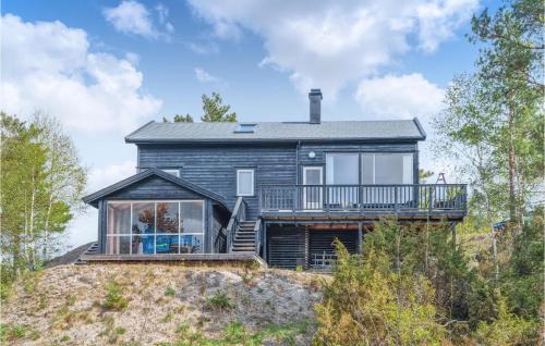 . 3 Bedroom Nice Home In Mykland