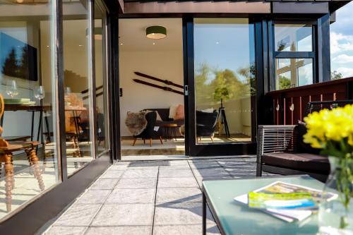 ระเบียง/ชานเรือน, Sonnen Panorama - Abenteurer und Weltentdecker in เกรอเนบัค