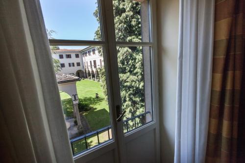 Classic Triple Room with Garden View