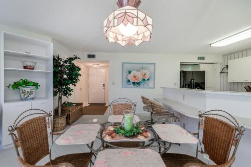 Vista Verde North 2-110 2 Bedrooms Pool Access Hot Tub Sleeps 6 - image 6