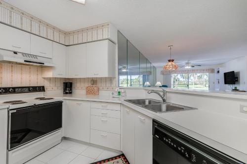 Vista Verde North 2-110 2 Bedrooms Pool Access Hot Tub Sleeps 6 - image 12
