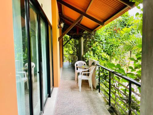 Wassana Sitdharma Guesthouse near Sabai Sabai kitchen & coffee