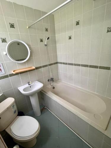 room detail thumbnail 2