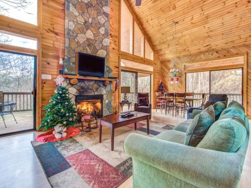 A Dream Tonight 3 Bedroom Hot Tubs Game Room WIFI Sleeps 6 - main image