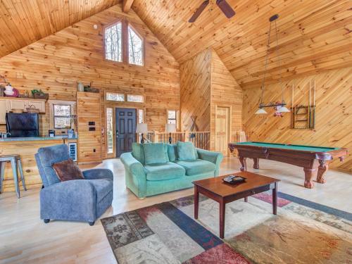 A Dream Tonight 3 Bedroom Hot Tubs Game Room WIFI Sleeps 6 - image 7
