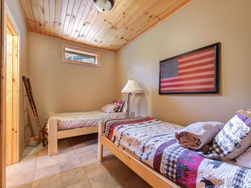 A Dream Tonight 3 Bedroom Hot Tubs Game Room WIFI Sleeps 6 - image 14