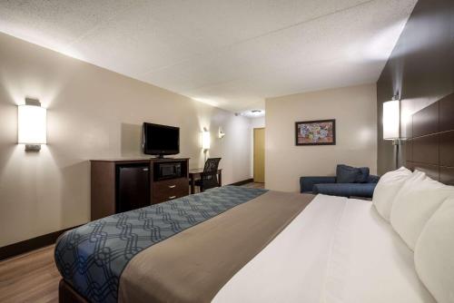 Econo Lodge Darien Lakes - image 5