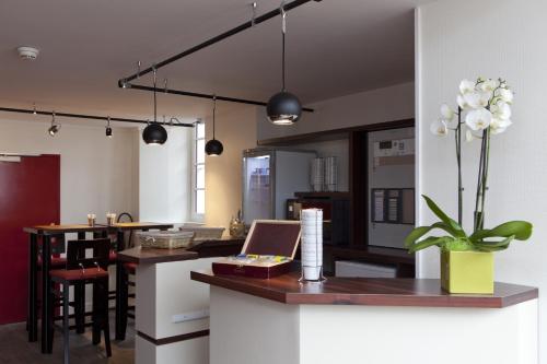 Restoran, Logis Hotel Chateaubriand in Nantes