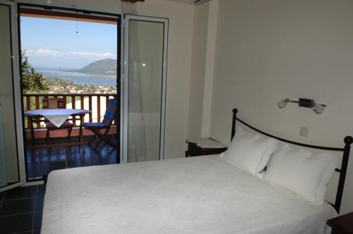 2 bedrooms, 4 beds