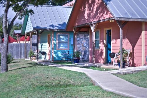 Blanco Riverside Cottages in Blanco, USA
