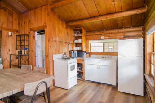 368278439 Mountain Lake Cottages