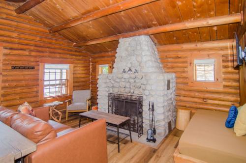 368278445 Mountain Lake Cottages