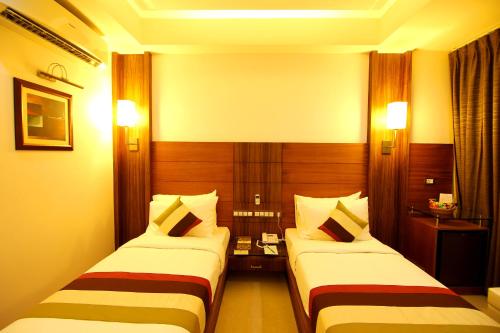 2 twin beds