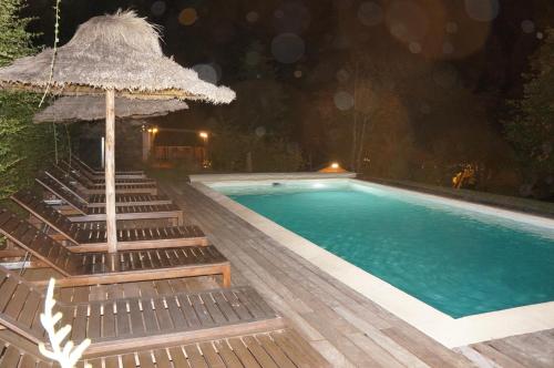 GITE LES GRANDES VIGNES, SUD Ardèche, indépendant et privatisé, piscine chauffée, climatisation, SPA, 11 chambres, 8 salles de bains