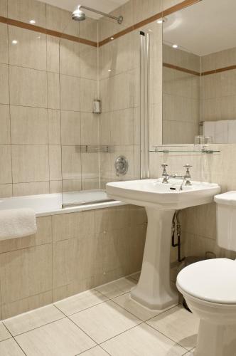 Rushmore Hotel - image 9