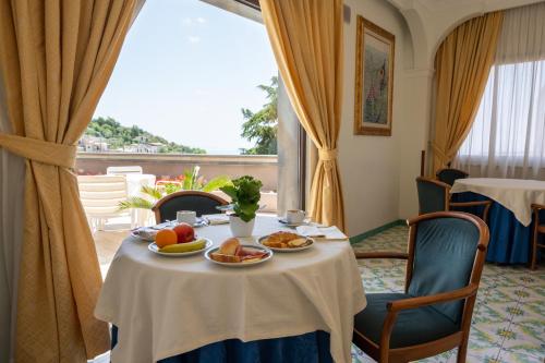 Hotel Montana – Sant' Agata sui due Golfi, CO