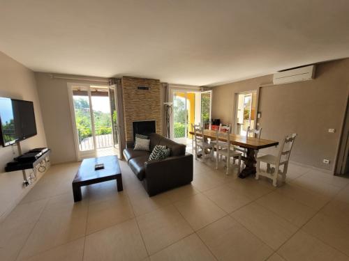 MAISON JUMELEE gîte à louer Beausoleil