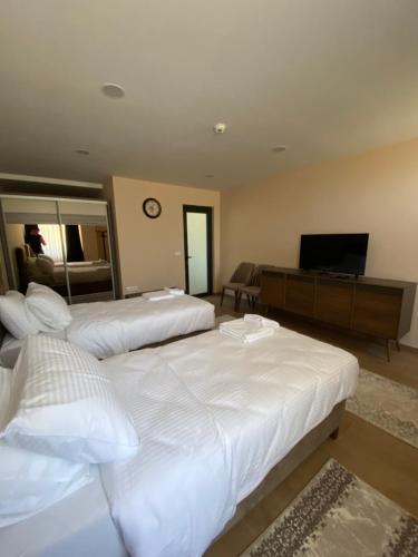 2 twin beds